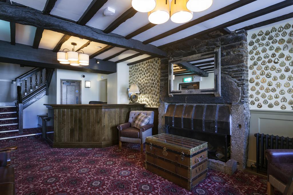 The White Hart Hotel Wetherspoon Окхемптон Экстерьер фото