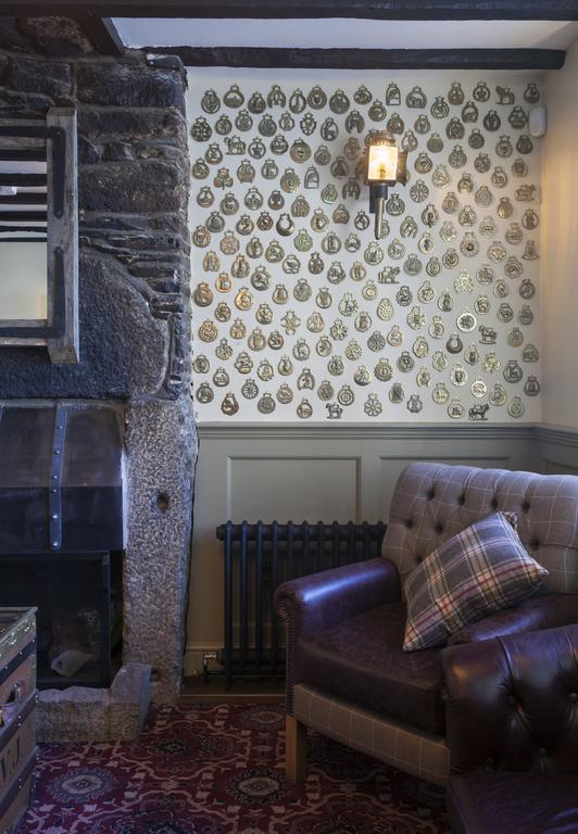 The White Hart Hotel Wetherspoon Окхемптон Экстерьер фото