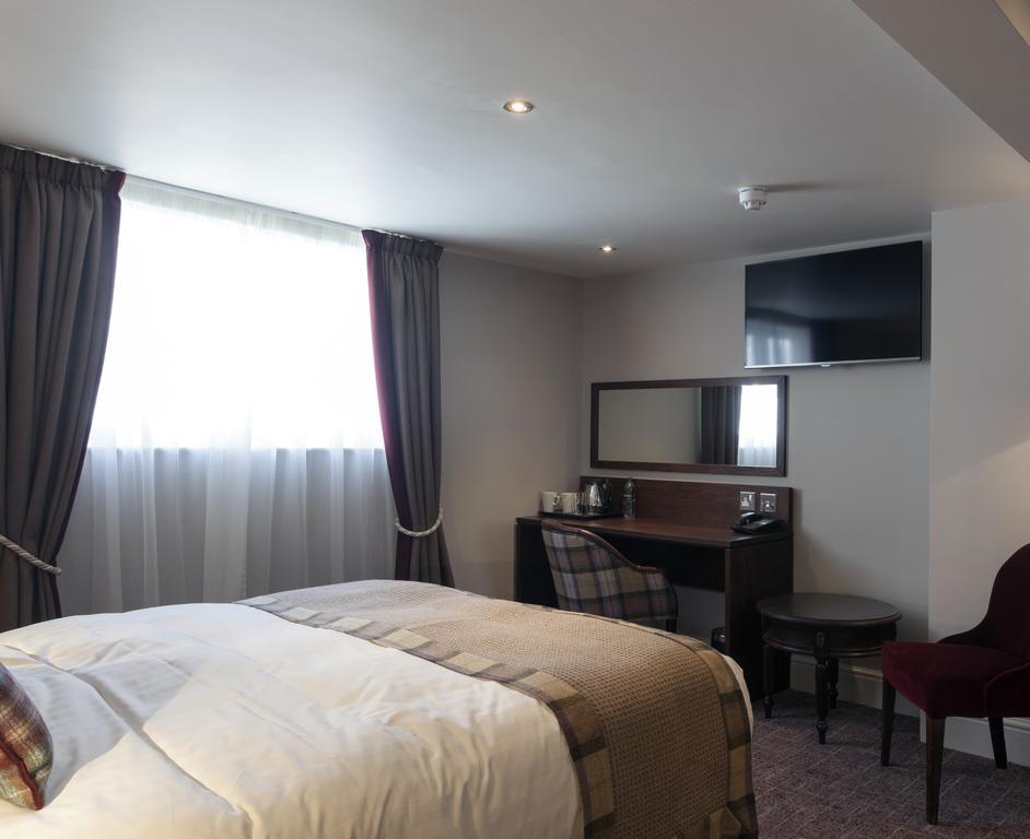 The White Hart Hotel Wetherspoon Окхемптон Экстерьер фото