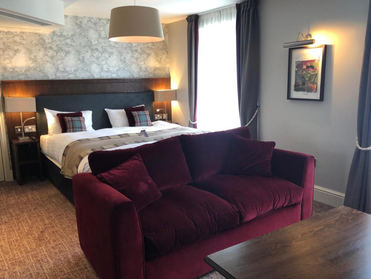 The White Hart Hotel Wetherspoon Окхемптон Экстерьер фото